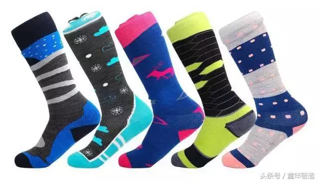 儿童滑雪必备物品清单,儿童滑雪需要自备什么装备