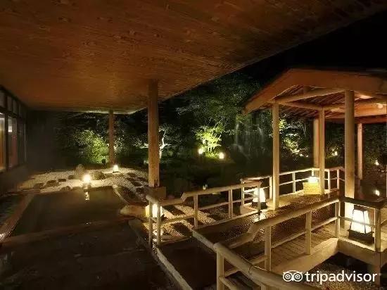 浴衣美食,舒适而又温暖的温泉