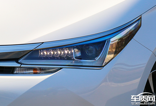 卡罗拉双擎旗舰版空间坐人实测,沉浸式体验卡罗拉双擎2017款