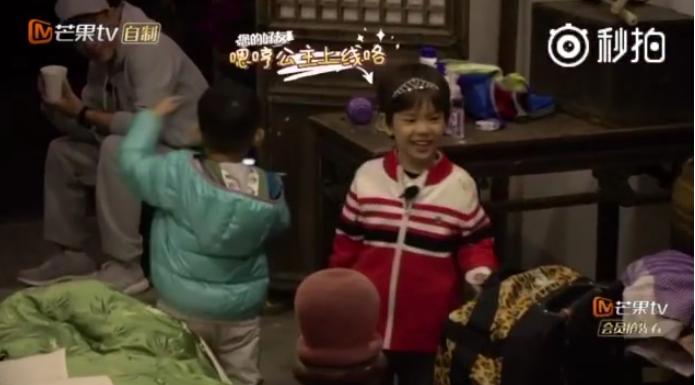 爸爸5嗯哼搞笑片段,爸爸5jasper小泡芙