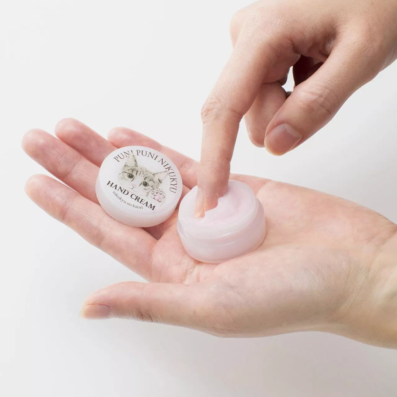 对不起，不能我一个人穷！只能把这些美翻了的猫咪美妆安利给你了