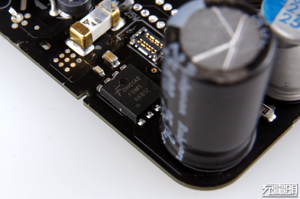 有没有仿的很真的苹果充电器,贫穷限制了我的想象力动画