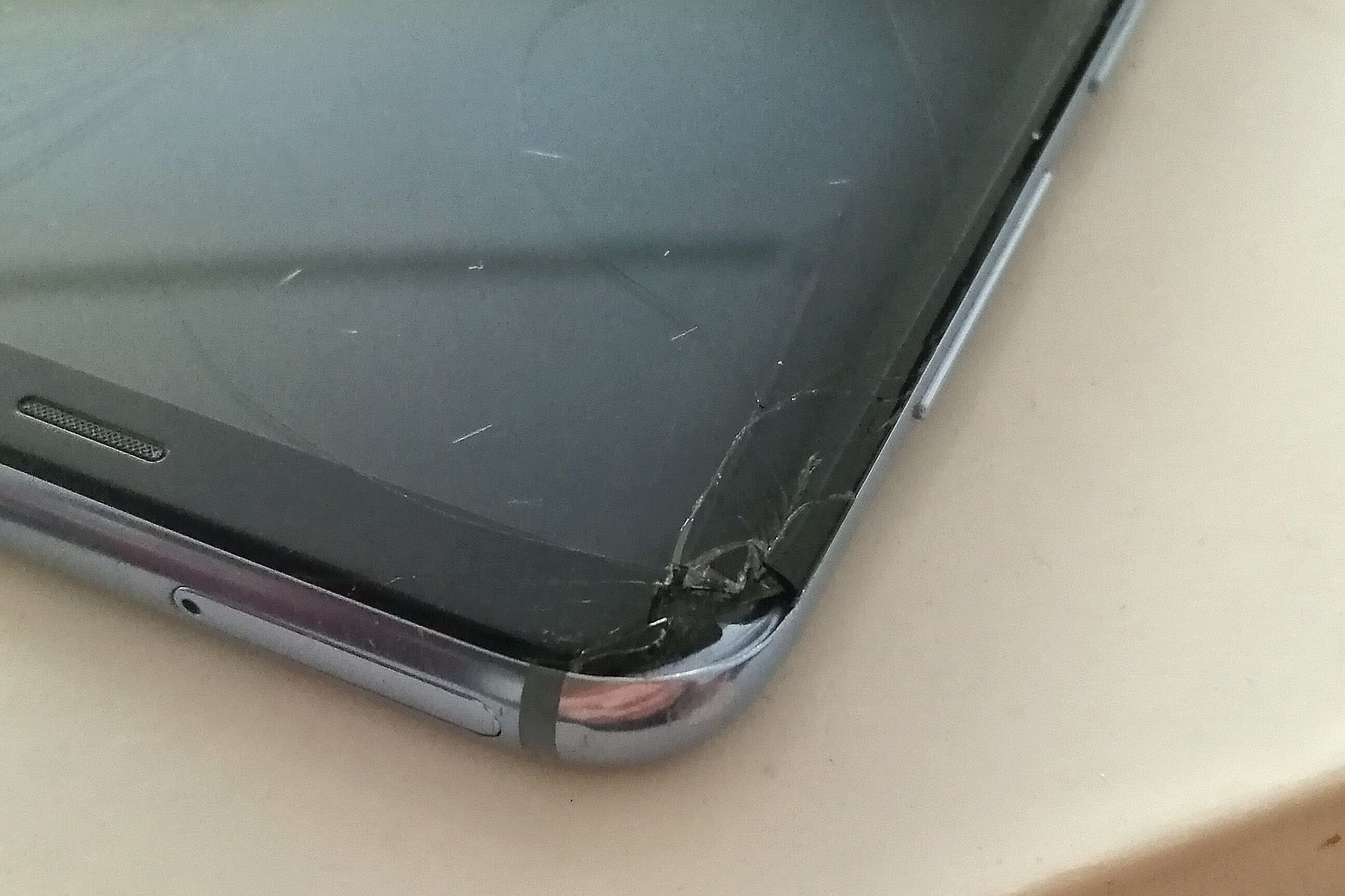 三星s8三防版对比锤子坚果pro2s (坚果pro2对比三星s8哪个更好)