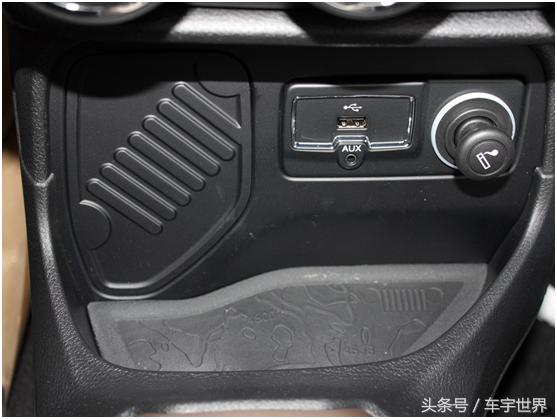 全新jeep自由侠个性十足价格走心,jeep自由侠深度解析