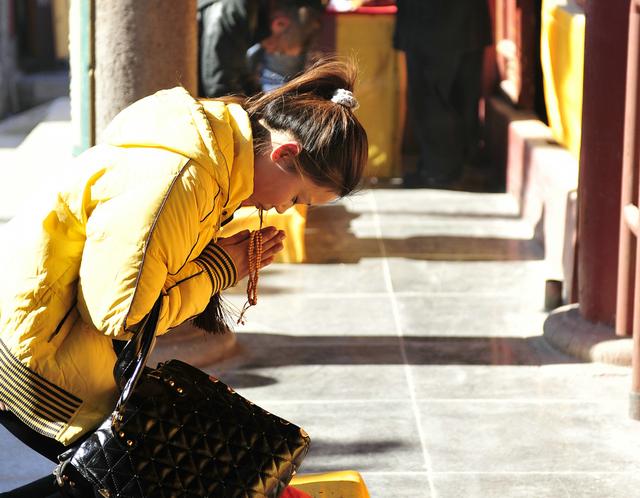 女子不听劝被骗后悔了,女子不听男朋友劝告结果追悔莫及