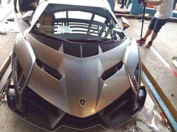 来自拖拉机厂的‘地表最快Suv’,*博兰**基尼Urus