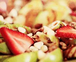 先等下，我吃块巧克力减个肥再跟你们说