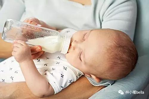 抱睡的宝宝容易醒,抱睡的宝宝几个月有改善