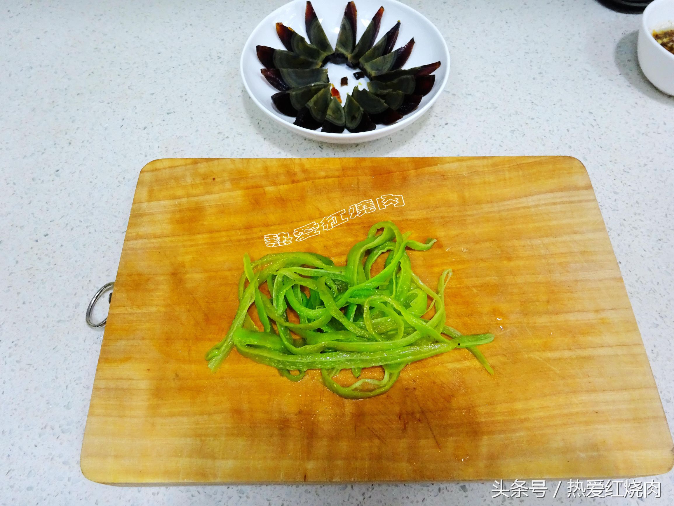 生辣椒吃着啥味道,生辣椒比较呛