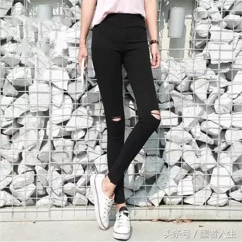 高圆圆晒别墅照，不料腿上的“魔术裤”亮了，网友：给我来一打