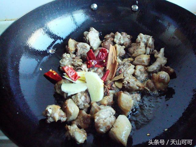 又麻又辣的干锅鸭,干锅鸭怎么做更好吃