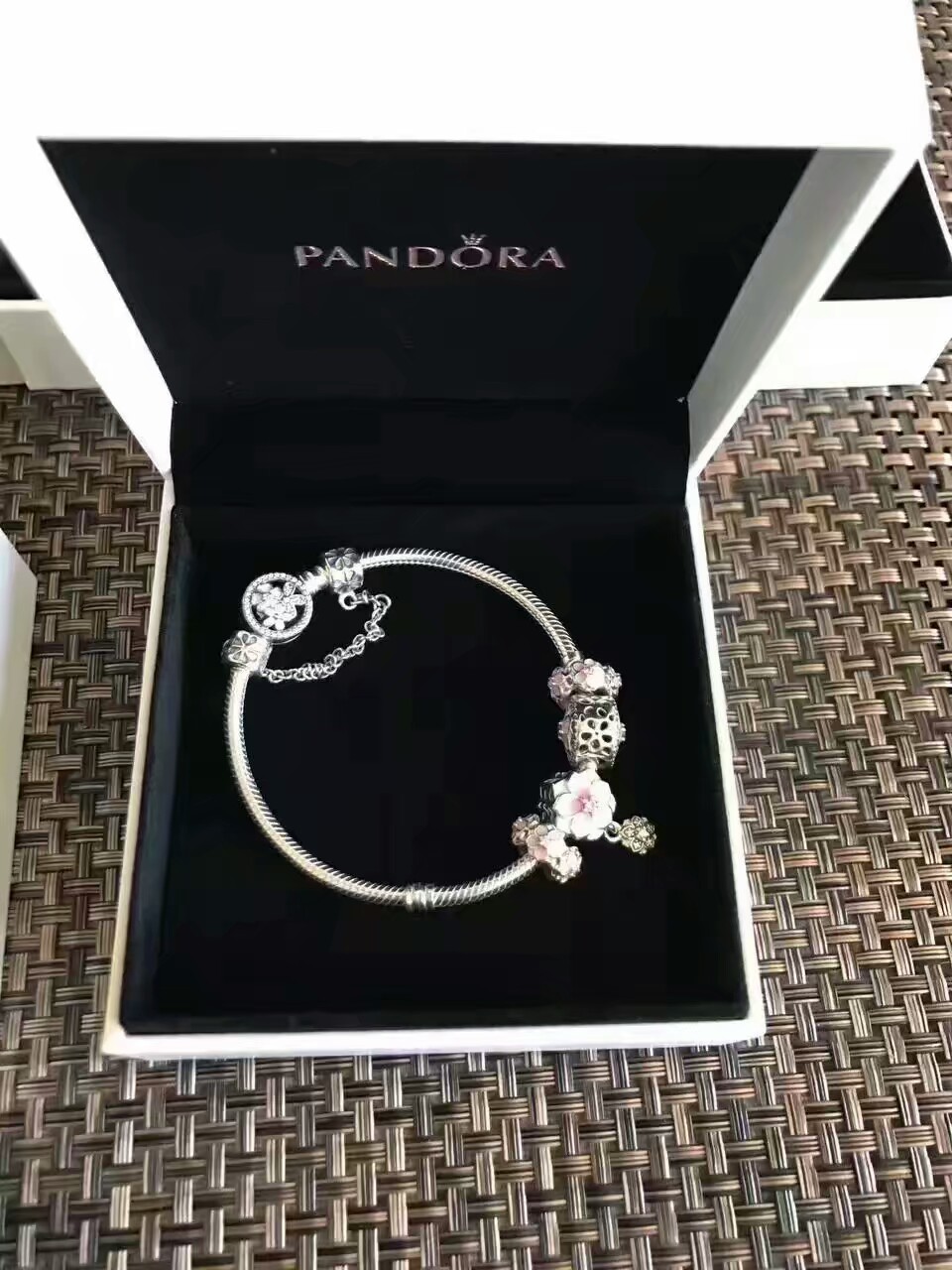潘多拉珠宝为啥那么便宜,潘多拉珠宝首饰