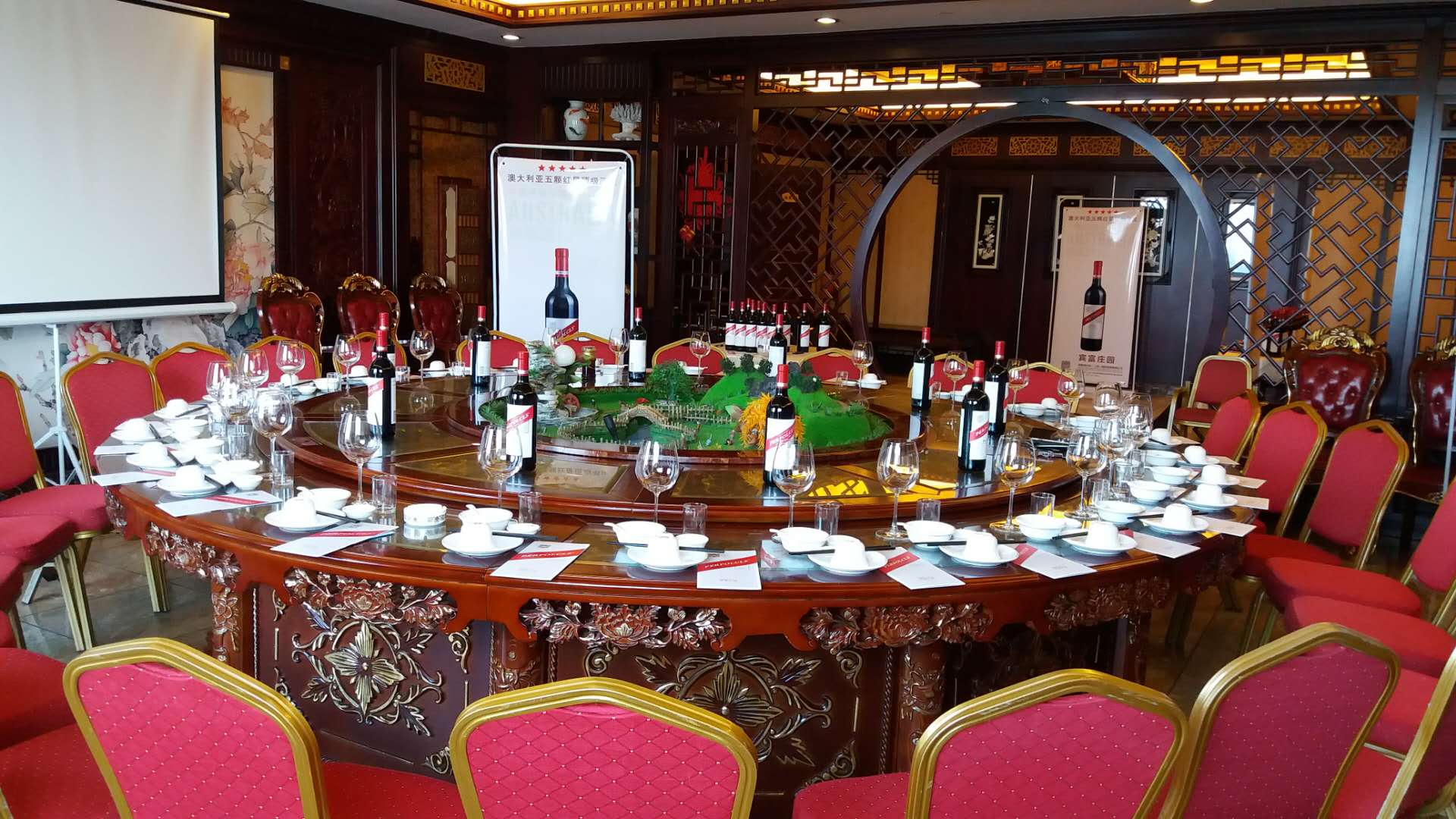 一杯敬过往一杯敬远方的意思,一杯敬过往一杯敬眼前一杯敬将来