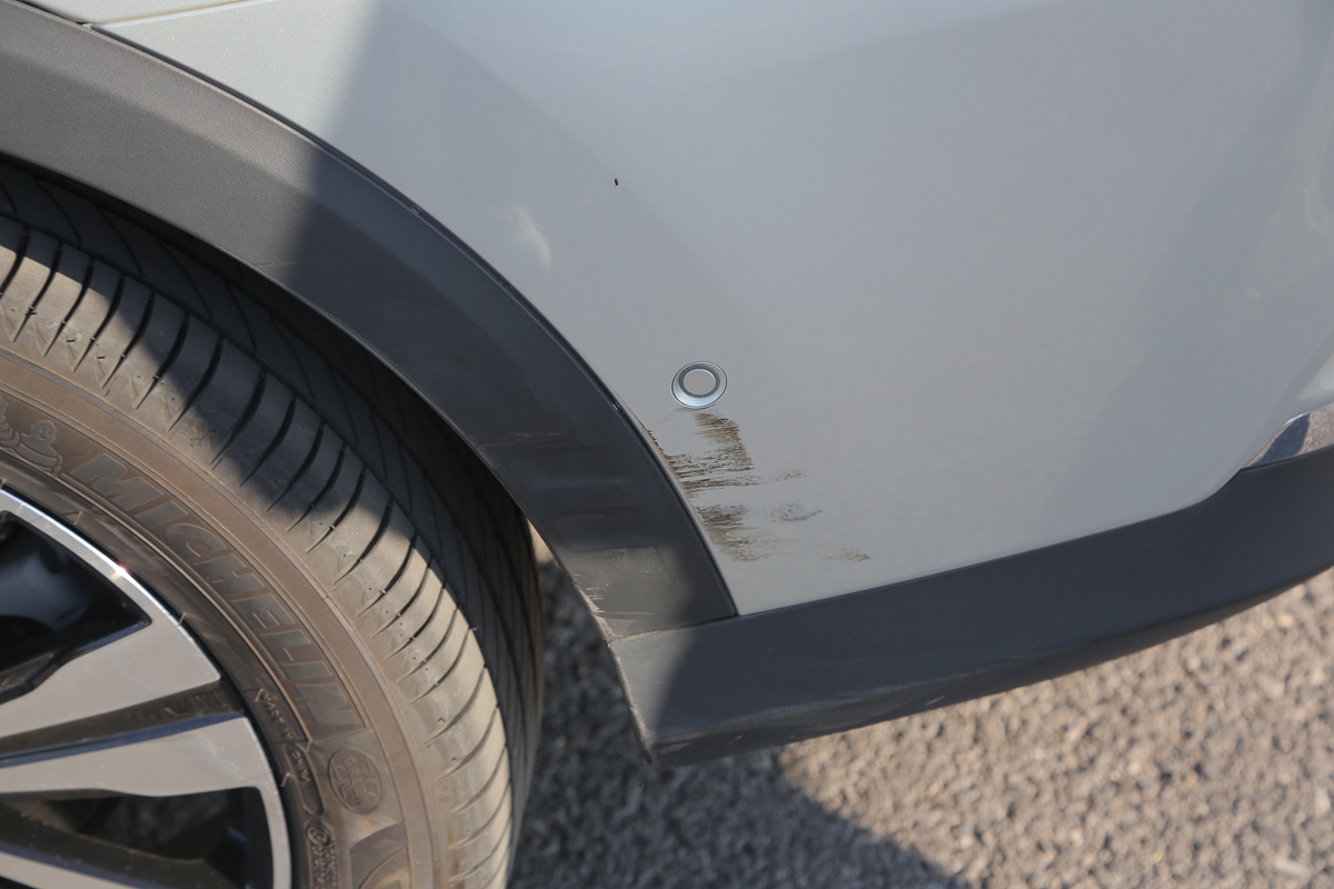 盘点雪天路滑摔倒爆笑场面,自驾游雪地上遇到突发事件