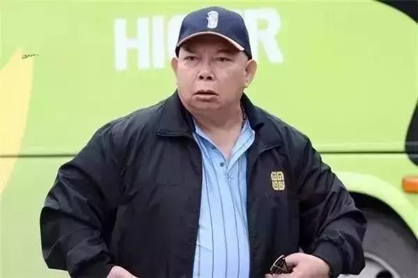 少林足球周星驰与陈国坤对话,评价周星驰少林足球