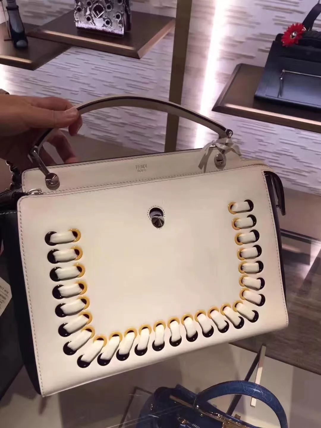 干货｜欧洲最大折扣季开始了，伦敦巴黎米兰VIP折扣现场报道！