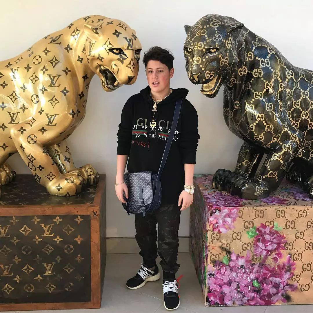 00后开法拉利倒卖球鞋年入百万美金还在争做佛系青年的90后该醒了!