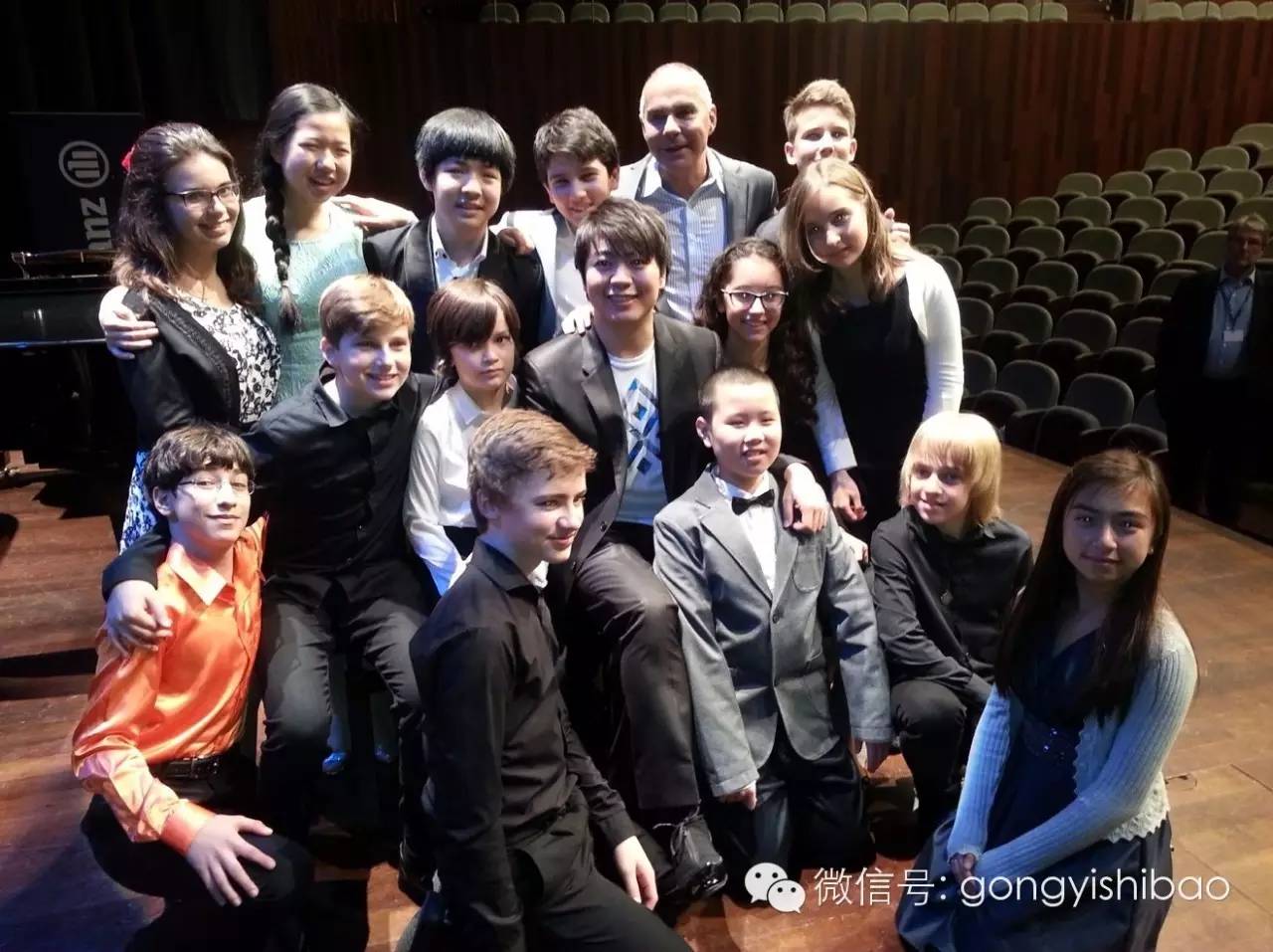 郎朗参加公益活动,特约嘉宾朗朗