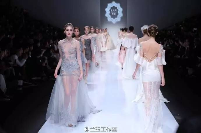 兰玉婚纱秀视频,兰玉婚纱走秀