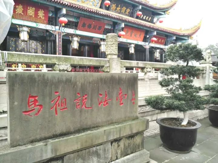 佛教是消极的?看看这些法师的做法是如何让我们感动的