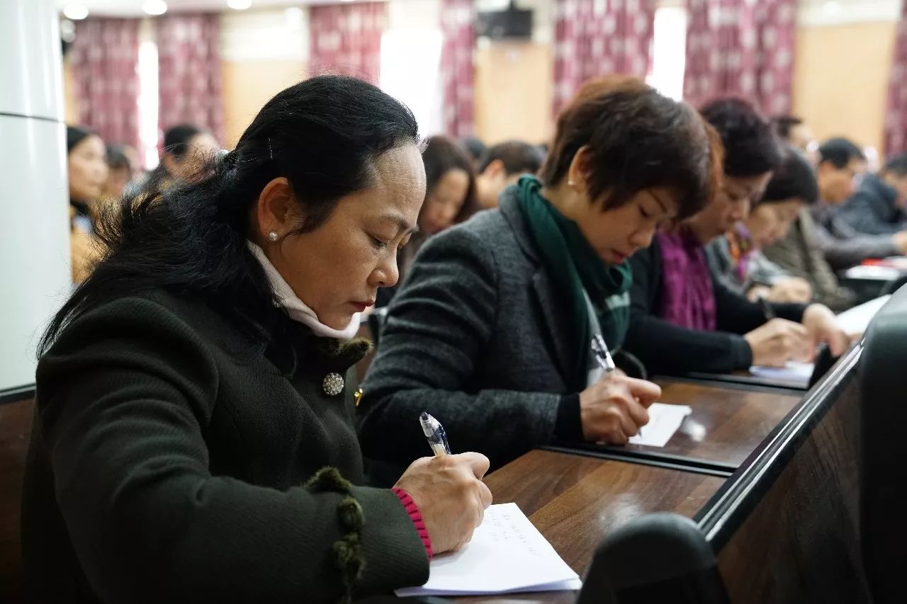 这节课火了!“小红楼”今天又闻宣讲声——“越秀先锋”十中开讲