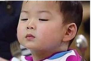 儿子上眼皮子长了一个疙瘩,女儿眼睛最近长疖子什么情况