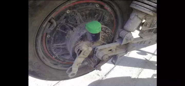 电动车后轮锁拆卸教程,绿源电动车刹车锁怎么解