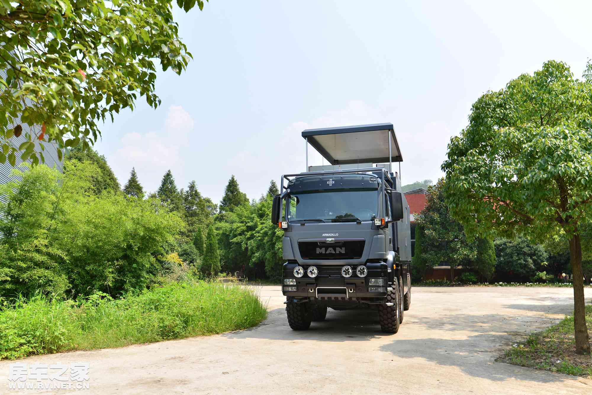 阿莫迪罗6x6征服者越野房车 (阿莫迪罗征服者8x8越野房车自驾游)