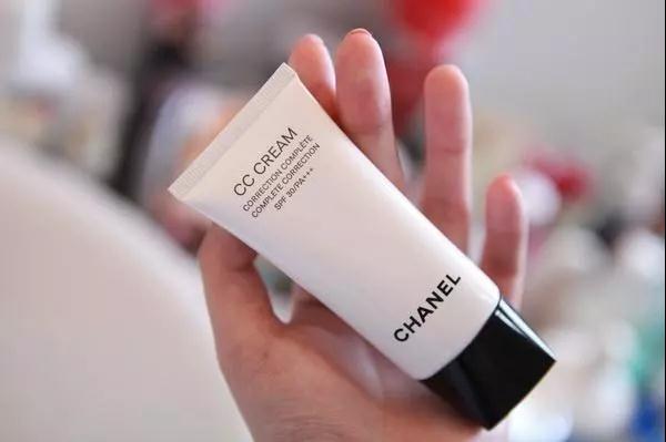 一路开挂底妆全线测评全是大实话,值得买的第一瓶大牌粉底液