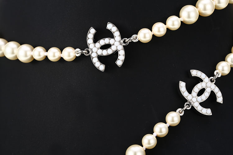 施华洛世奇水晶与什么搭配,简单明快的水晶