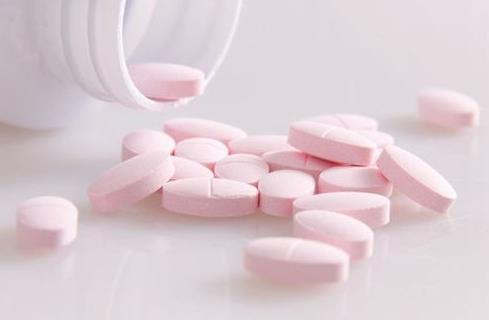 脂溢性皮炎皮肤红彤彤的怎么治,脂溢性皮炎又红又痒