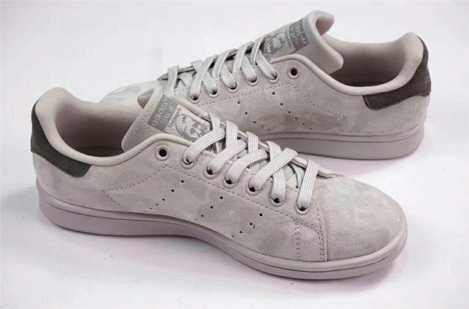 阿迪达斯adidas最新款三叶草,adidas阿迪达斯大男童鞋子