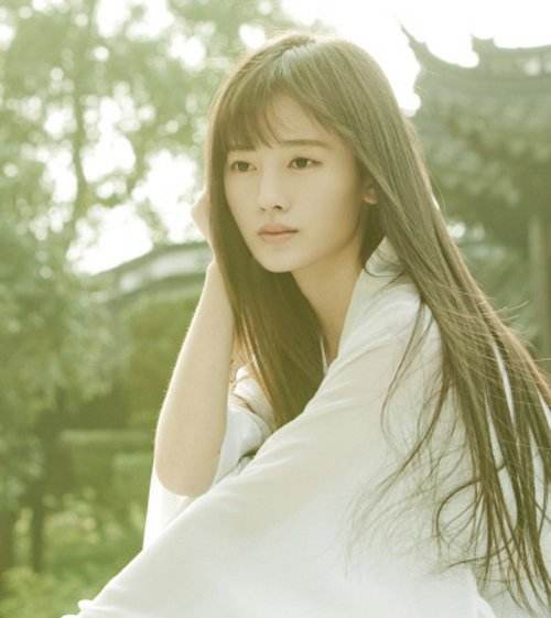 鞠婧祎正式成立个人工作室，看来是决定离开女团选择单飞了