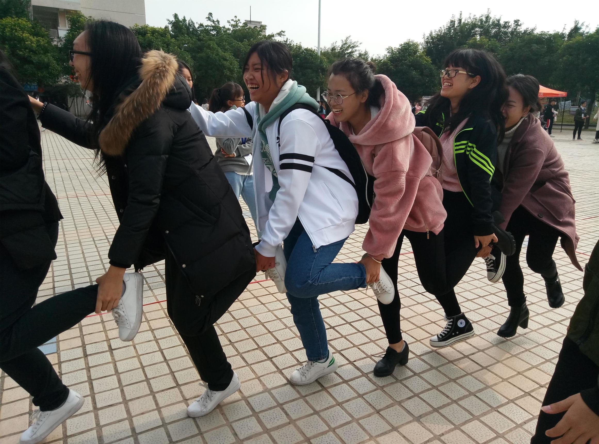 福医运动嘉年华水晶钥匙扣“照亮”福医的美