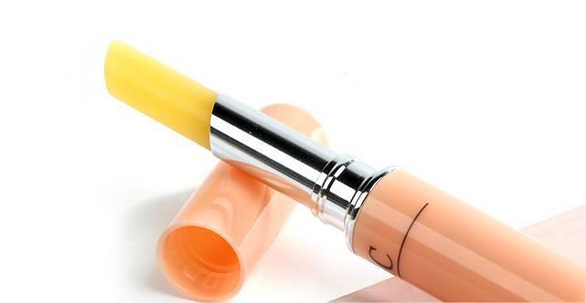 好用的润唇膏性价比高,一款好用到哭的唇膏