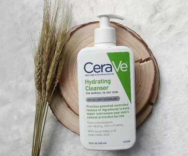 冬天皮肤起皮干燥有碎屑怎么保湿,秋冬干燥起皮补水保湿就选它