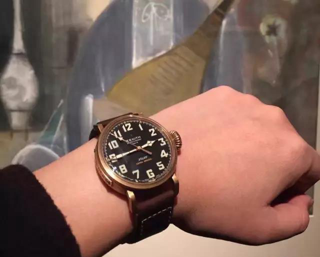 胡歌一路前行同款运动手表,胡歌同款蓝表面陨石手表