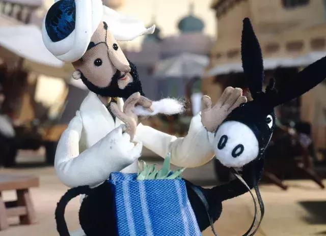 小时候玩泥巴没玩够长大了还在玩,小时候玩泥巴的人长大了