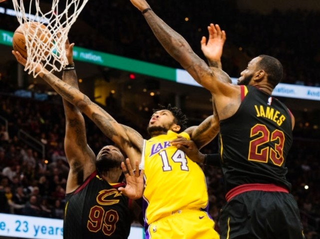 骑士险胜詹皇,骑士1:3老詹