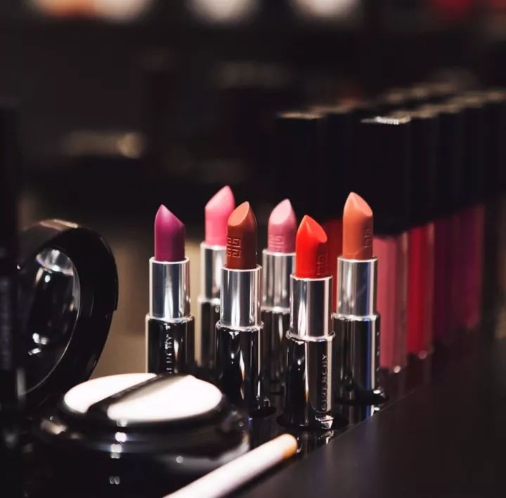 2018chanel鏂板搧缇庡鑵孩,2020鎶栭煶鐖嗘缇庡