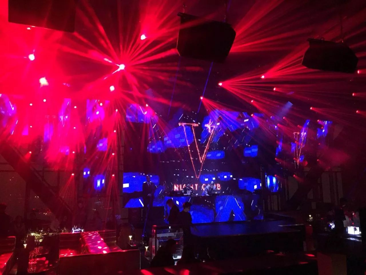 成都最好的电音酒吧,成都最顶尖酒吧视频