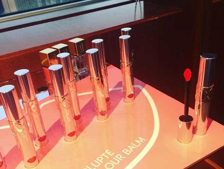 2018chanel鏂板搧缇庡鑵孩,2020鎶栭煶鐖嗘缇庡