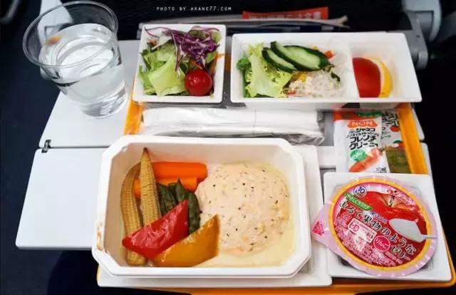 最新评选全球航空公司Top10,经济舱也能坐出头等舱的感觉!