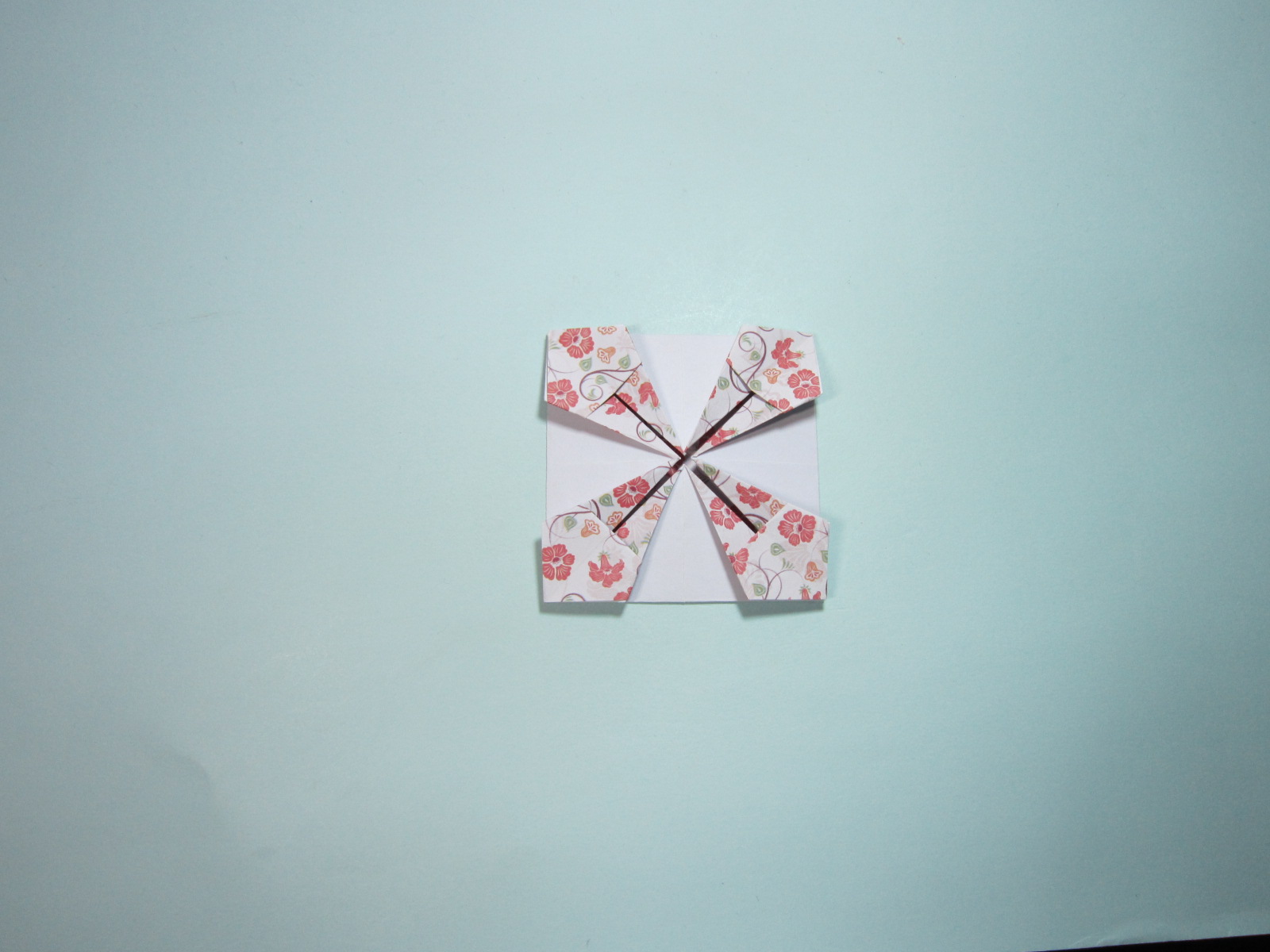 花篮折纸的折法,小花篮折纸手工制作步骤书面解说