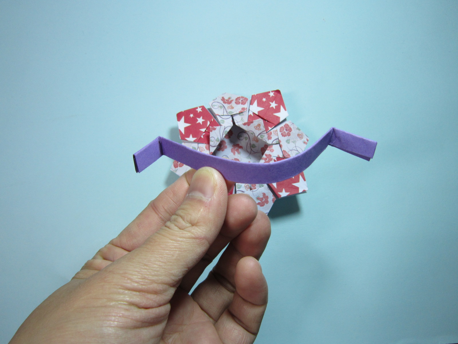 花篮折纸的折法,小花篮折纸手工制作步骤书面解说