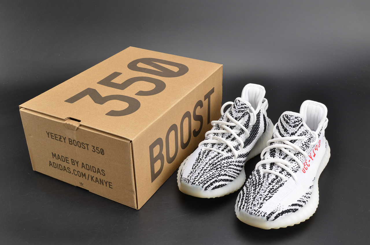 ADIDASYEEZYBOOST350V2白斑马配色