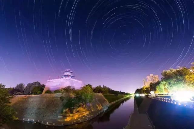 西安圣诞主题街区,与西安城墙的完美相遇