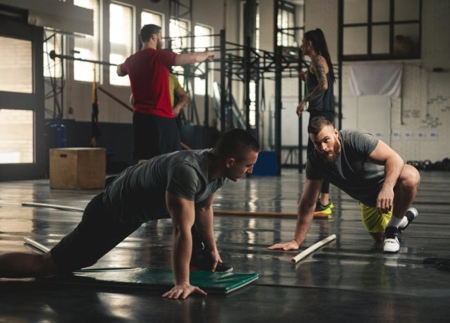 健身房流汗不流泪,健身的汗水洗净你生活的烦恼