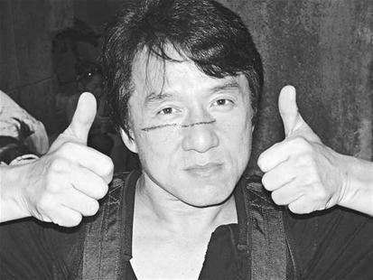 虎哥漫谈香港传奇人物之喜剧功夫打不死的成龙是如何成功的