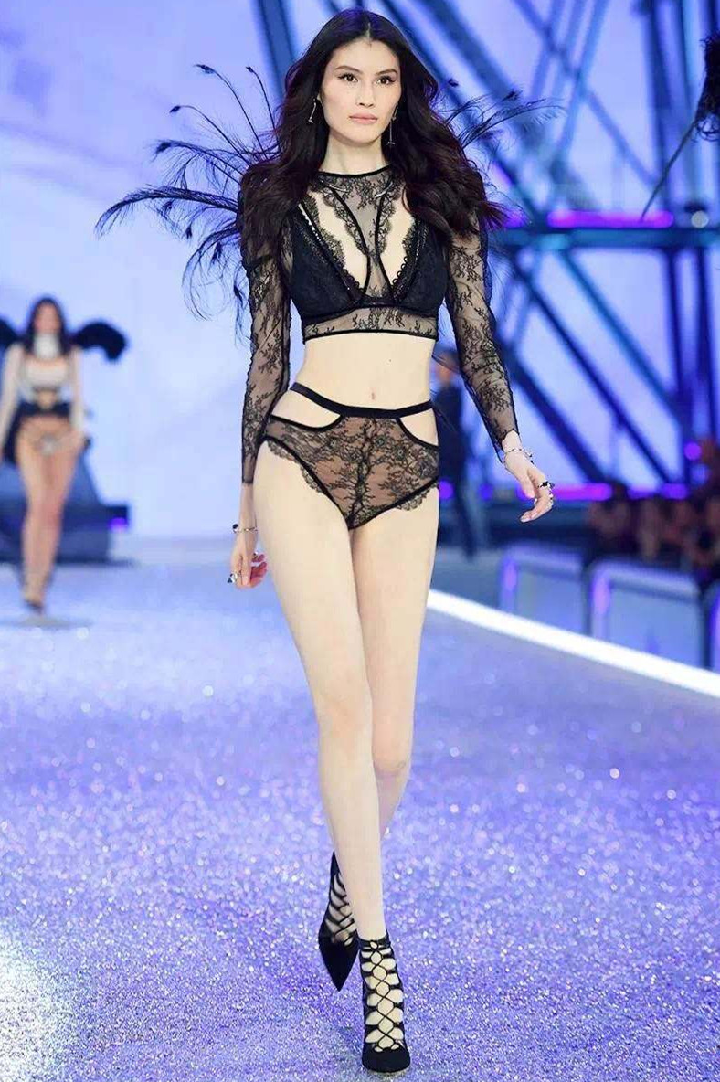 维密秀刘雯何穗奚梦瑶后台,奚梦瑶刘雯维密走秀